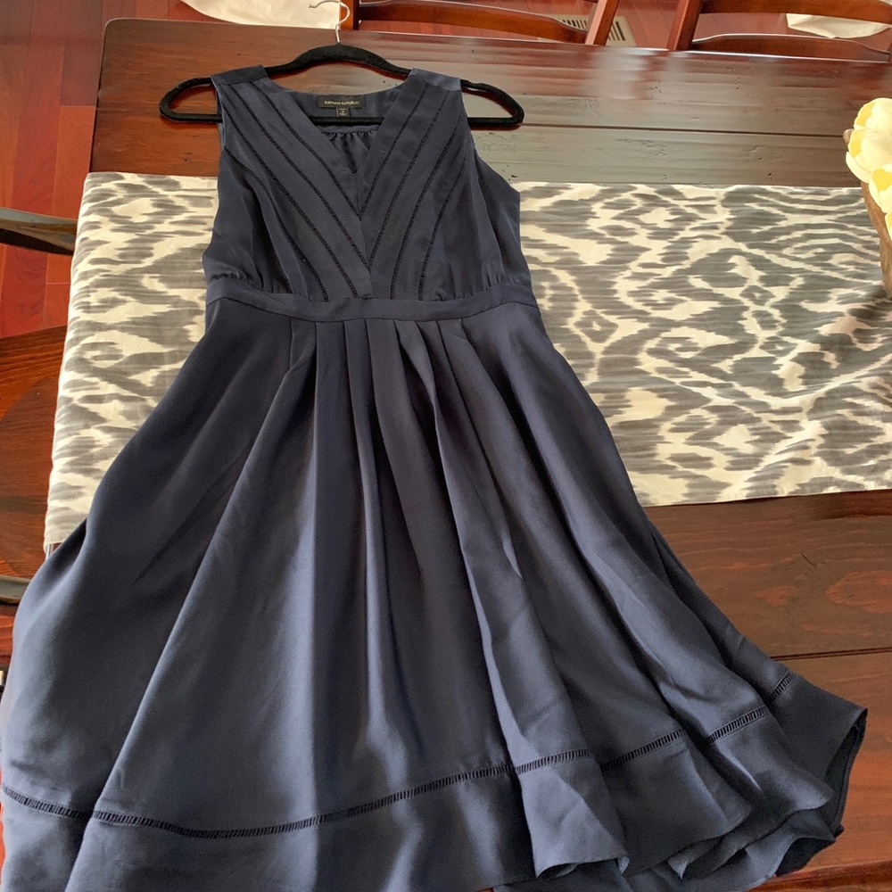 Banana Republic Cocktail dress w/ Pockets!